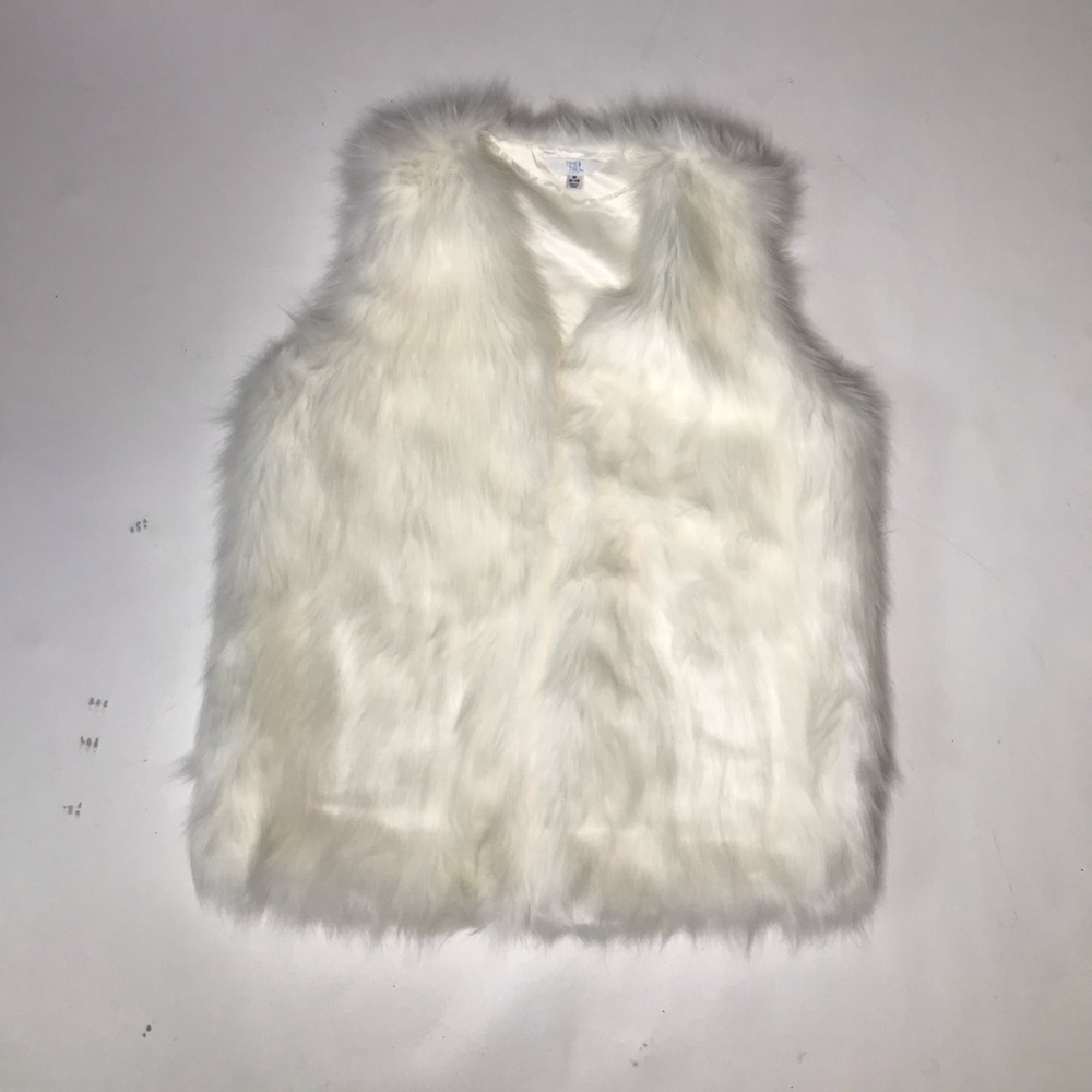 Time and True White Faux Fur Vest size M